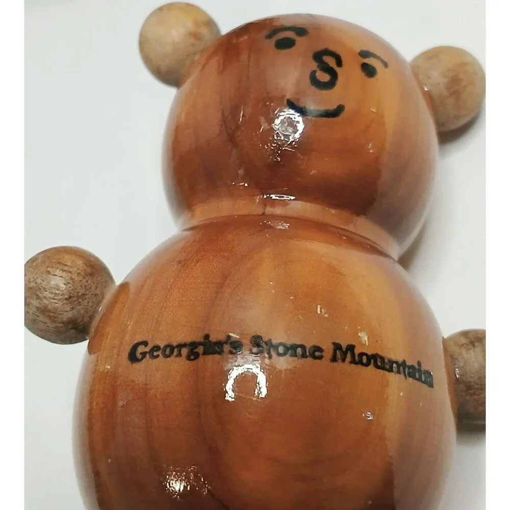Vintage 1984 Georgia's Stone Mountain Wood Bear Salt Pepper Shakers Souvenir